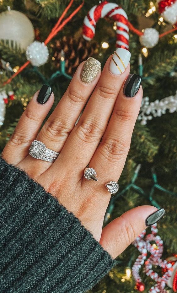 CHRISTMAS NAILS IDEAS 2020